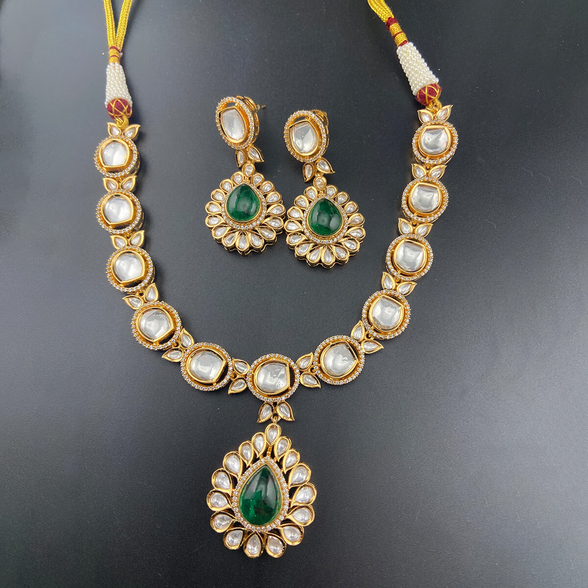 Uncut Kundan Emerald Stone Set